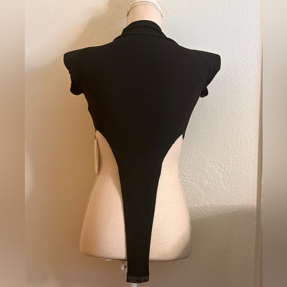 KOLLYY Padded Shoulder Sleeveless Bodysuit Top with Chain Details Women Size SML - Picture 5 of 6